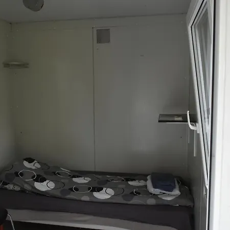 Motel Workers Sleep 2*